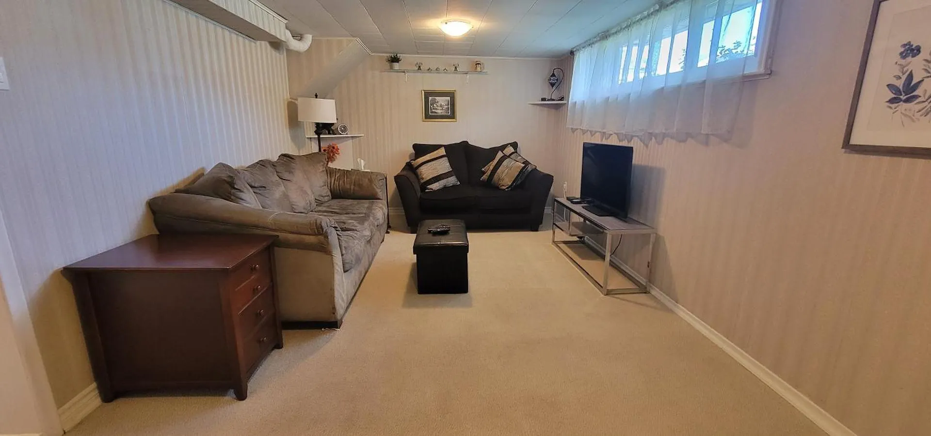 Private Large 1 Bed 1 Bath Entire Basement Unit Apartment Toronto Canada